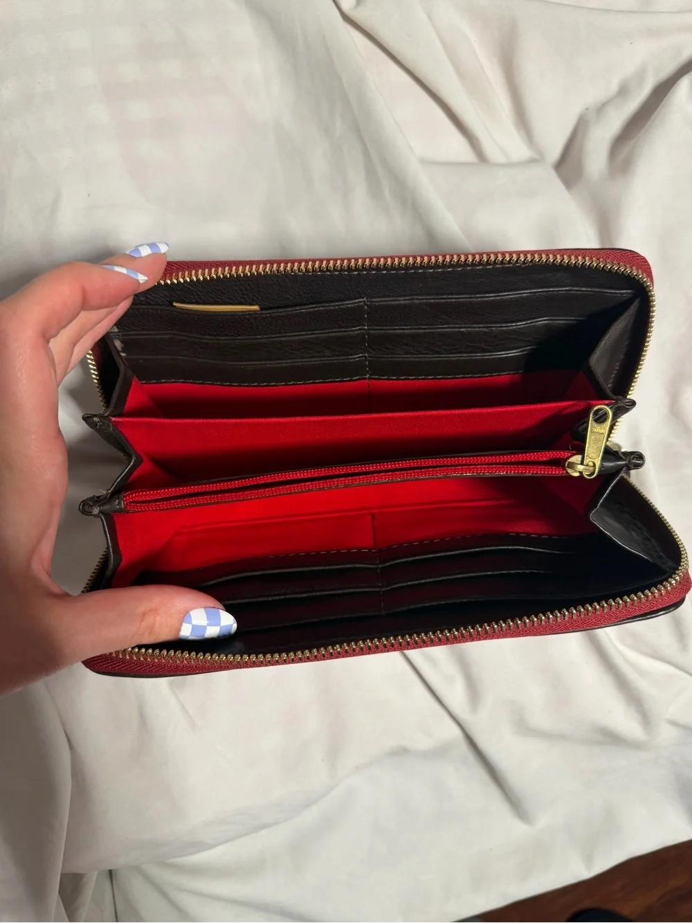Classic Dooney & Bourke Black and Red Leather Zip Wallet - Unbranded